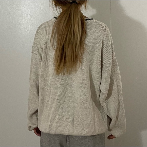 Vintage White Sweater - Picture 4 of 6